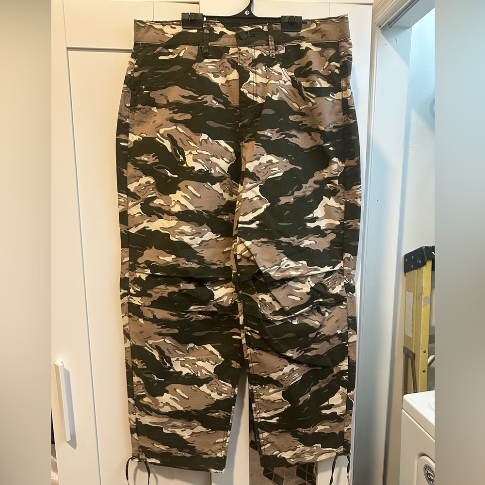 Good American Camo Cargo Pants